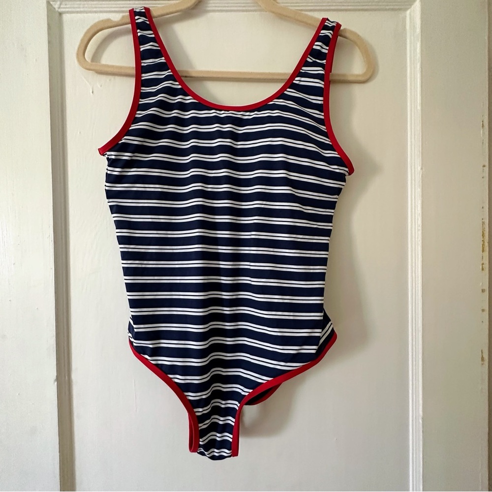 NWOT Vineyard Vines striped 1 piece bathing suit